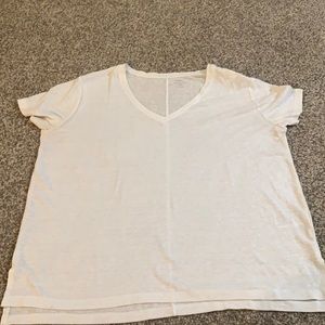 old navy white t-shirt